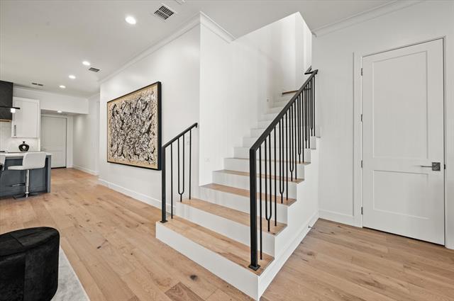 Building Photo - 2955 Sunset Blvd