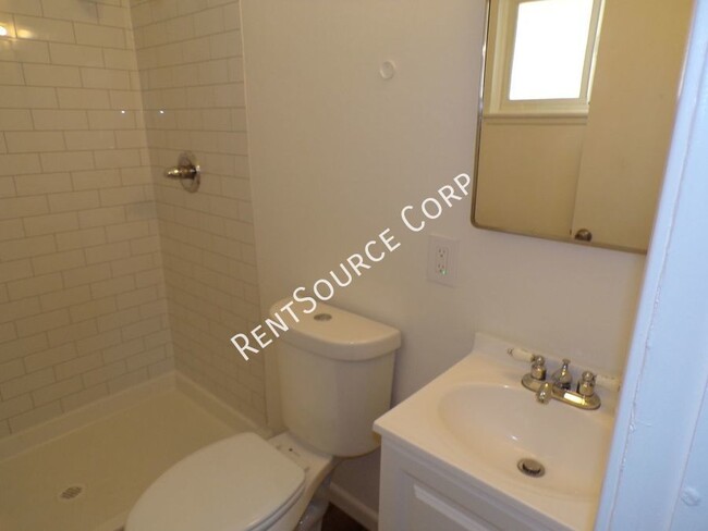Building Photo - 1820 Calico Dr