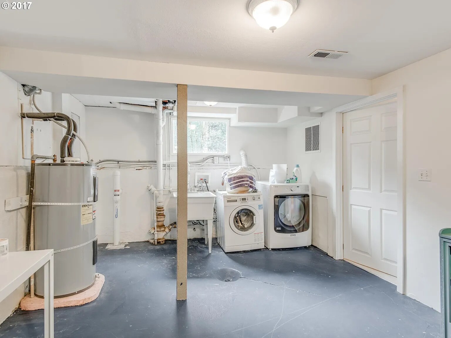 Building Photo - 5525 NE Everett St