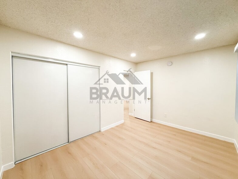 Building Photo - 4636 Laurel Canyon Blvd