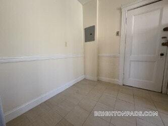 Building Photo - 131 Washington St