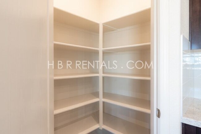 Building Photo - Modern & Spacious SINGLE STORY 4-Bedroom Home in Manteca – Fresh Updates & Comfortable Living