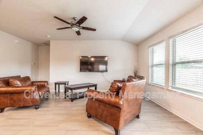 Building Photo - 3033 Casillero St