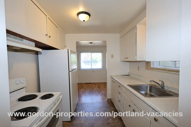 Building Photo - SE Tenino St - Brentwood-Darlington ranch-style 3 bedroom home