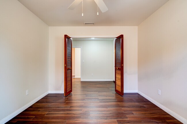 Building Photo - 8311 Raintree Ave