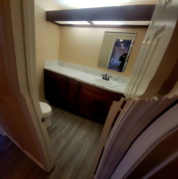 Guest bath - 16139 Ladera Piedra Way