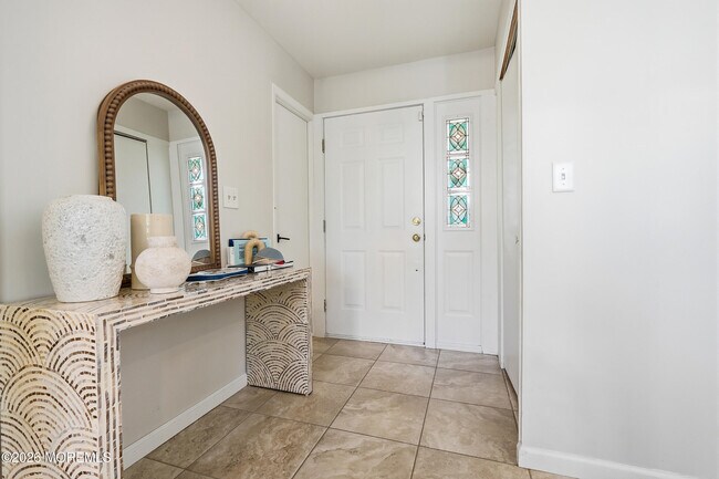 Building Photo - 4 Cheryl Dr