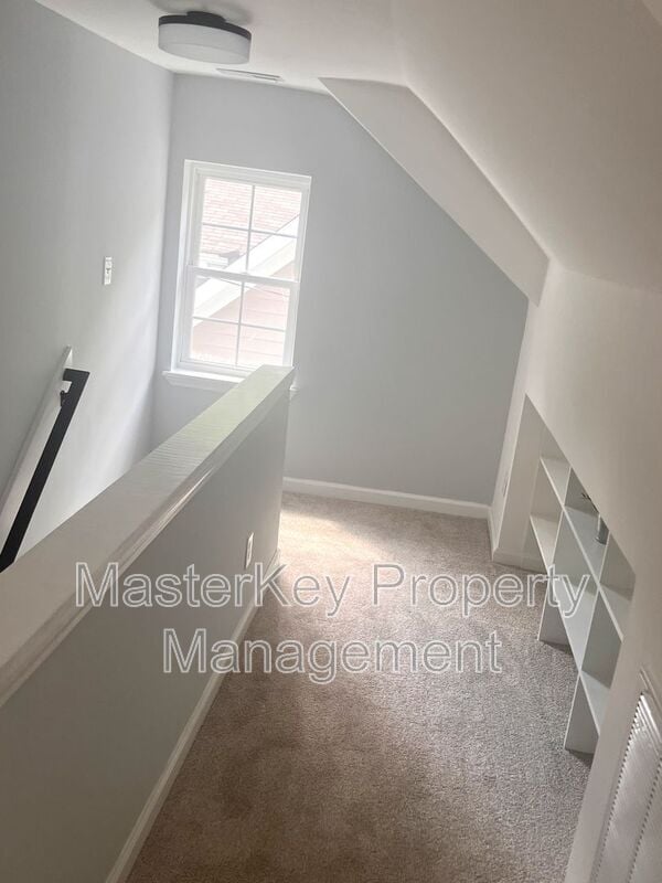 Building Photo - 713 Massey Ave