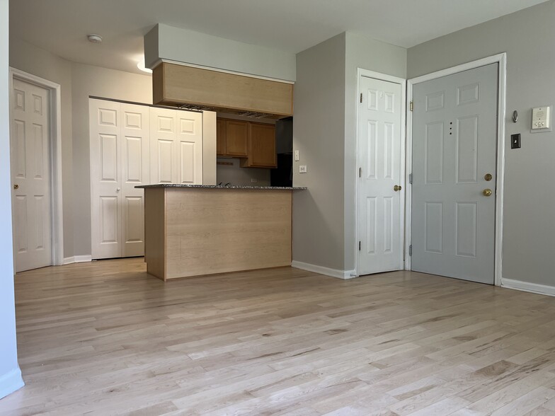 Building Photo - 1303 Wyndham Dr