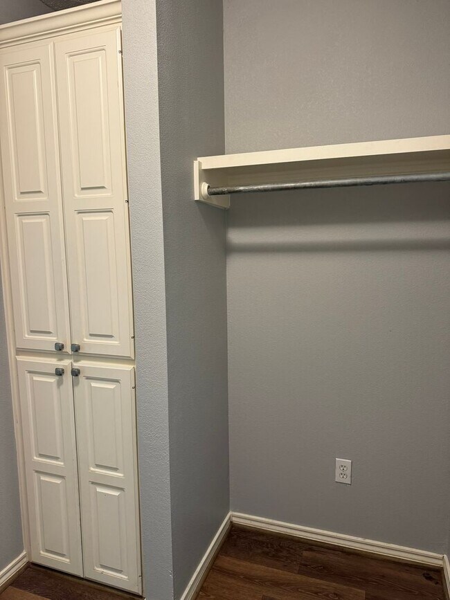 Building Photo - Shadow Hills Delight