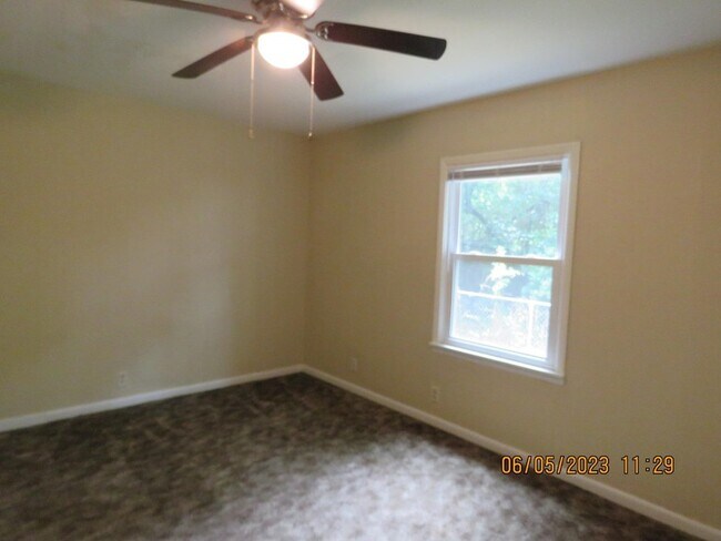 Building Photo - 203 S Ave A