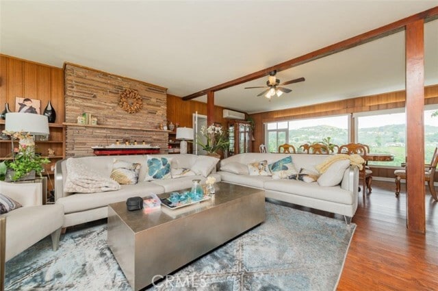 Building Photo - 2832 E Farview Ln