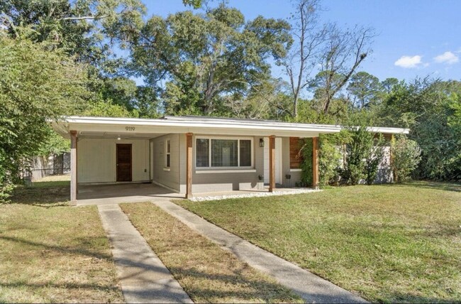 Building Photo - 9119 Amherst Dr