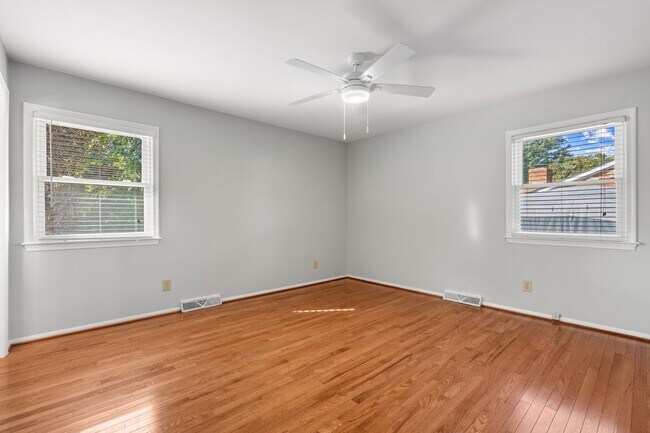 Building Photo - 3803 Derbyshire Dr