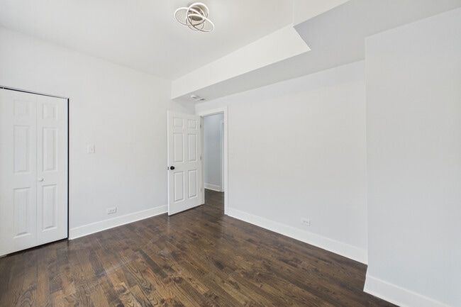 Building Photo - 7919 S Ellis Ave