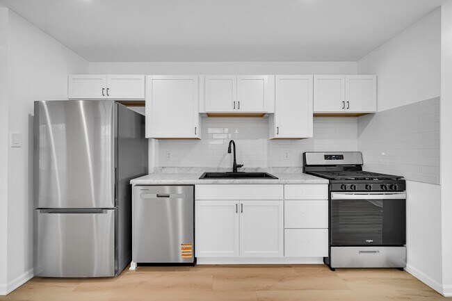 Building Photo - 3 Bedroom 1 Bathroom House for Rent!