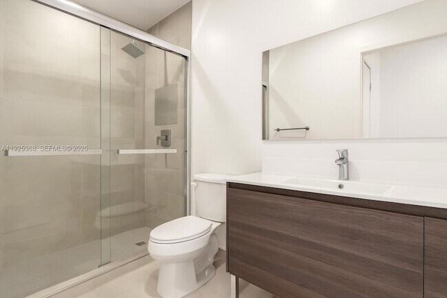 Building Photo - 1950 Fletcher St