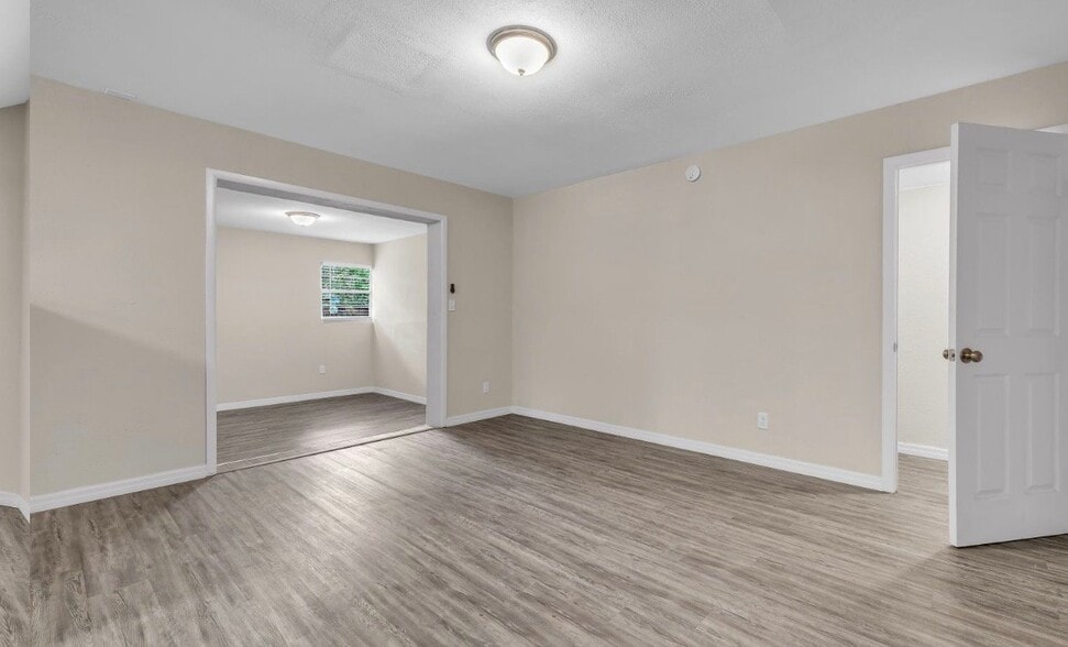 Building Photo - 4546 Lane Ave S