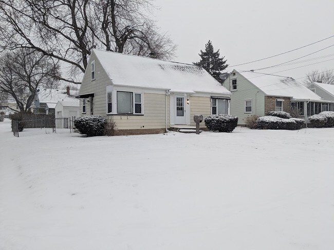 Primary Photo - 110 Ashwood Dr