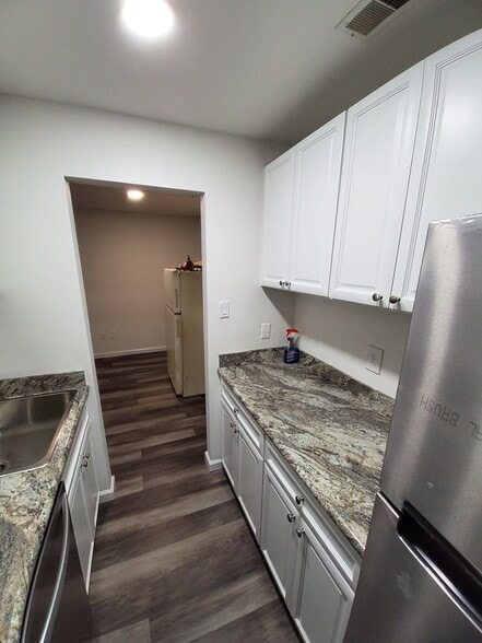 Building Photo - 23 Stratton Ct