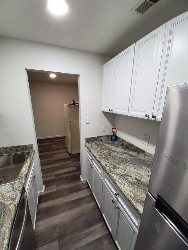 Building Photo - 23 Stratton Ct