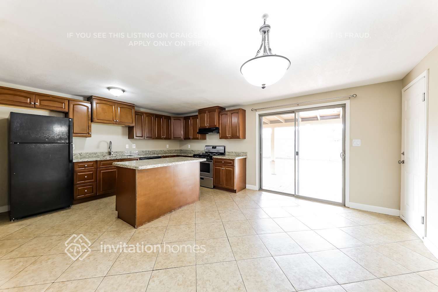 Building Photo - 3643 E Surrey Ave