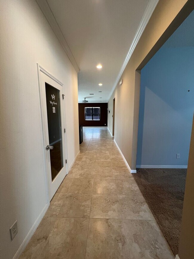 Building Photo - Spacious 3-Bed/2-Bath Rental in Sola Vista – Modern Comfort Meets Florida Living!