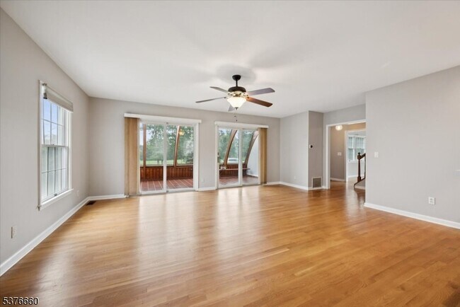 Building Photo - 119 Braidburn Rd