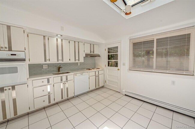 Building Photo - 26 Valleywood Rd