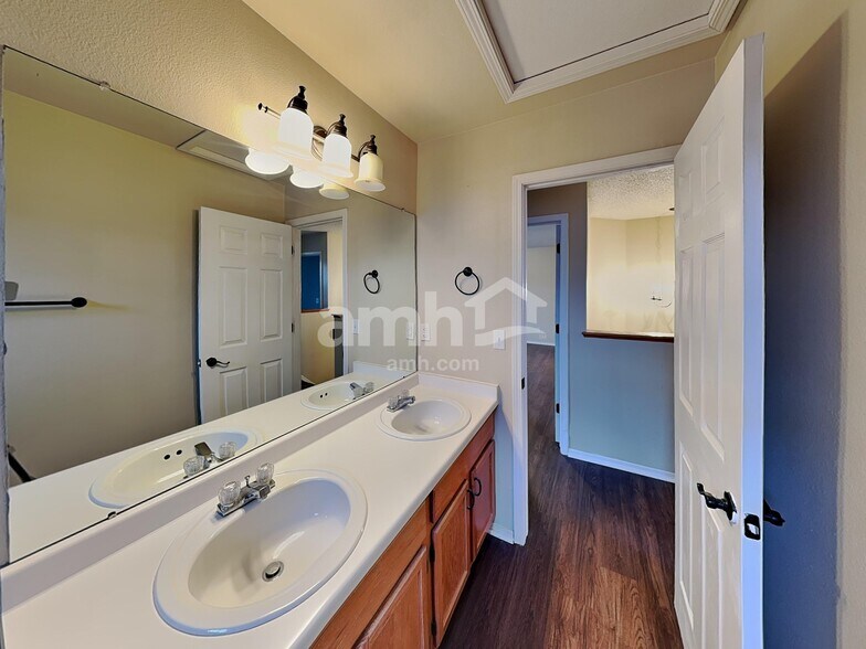 Building Photo - 6616 Monaco Way