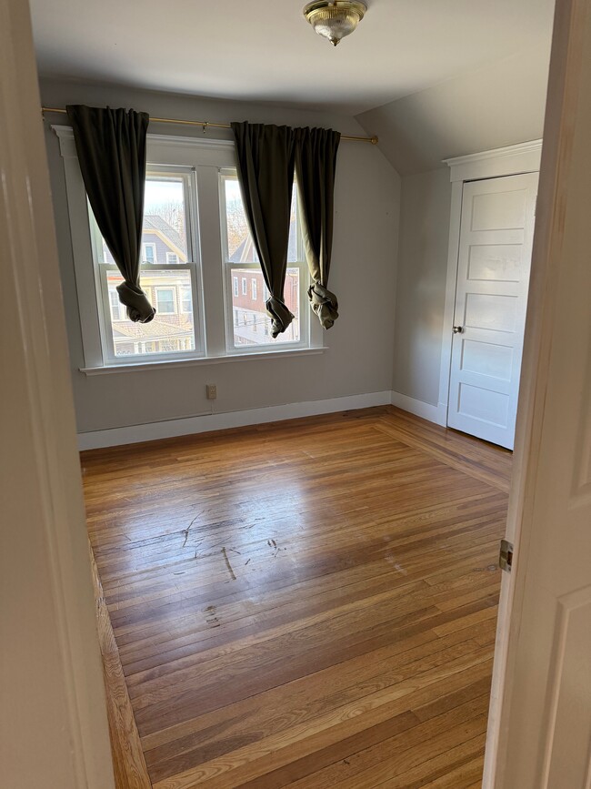 Front bedroom - 92 Hubinger St