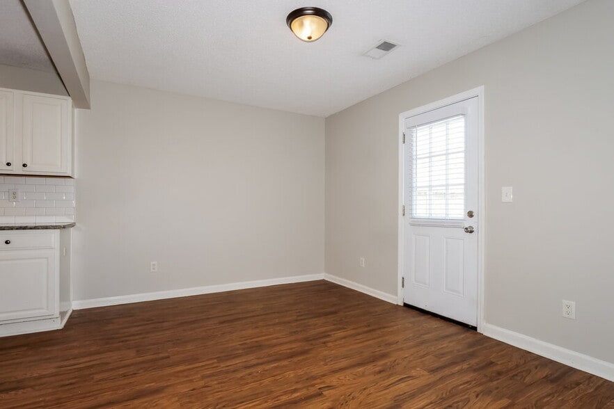 Building Photo - 7356 Green Ash Dr