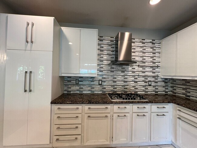 Building Photo - 13539 Whipple St