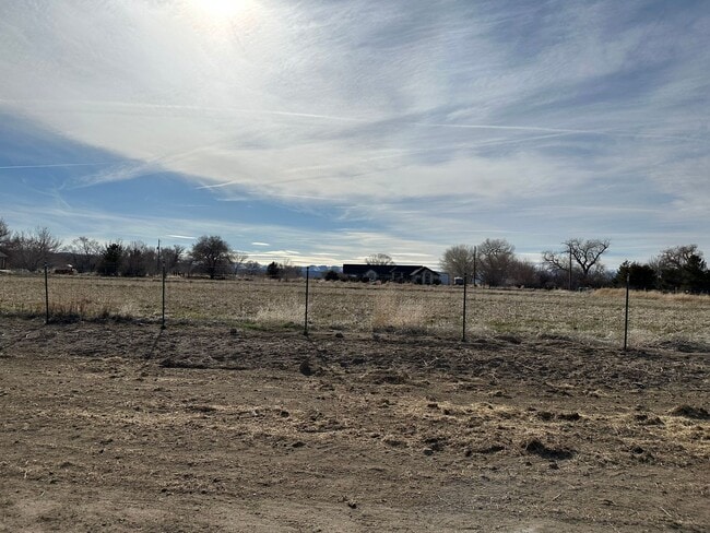 Building Photo - Fully Furnished home with horse Property f...