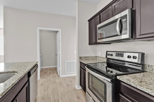 Building Photo - 1028 White Birch Ln