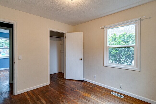 Building Photo - 7316 SE 68th Ave