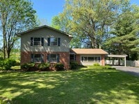 Building Photo - Kennedy Drive Retreat - 4 bedrm with bonus...