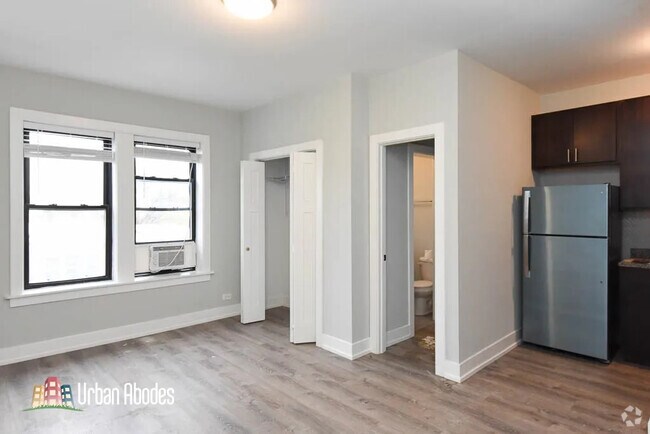 Building Photo - 4852 N Damen Ave