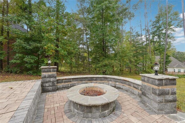 Building Photo - 3149 Lakeview Pkwy