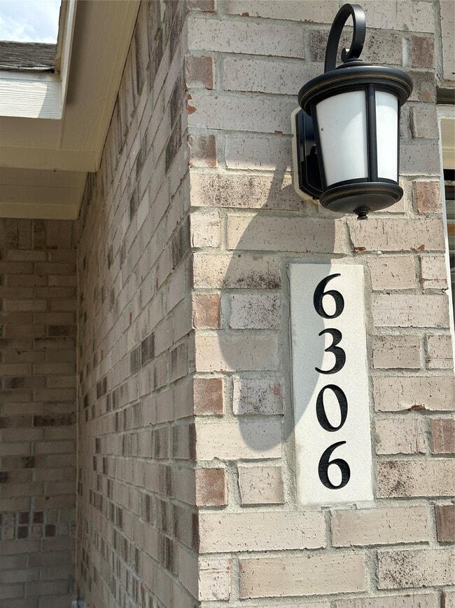 Building Photo - 6306 Orchid Bch Dr