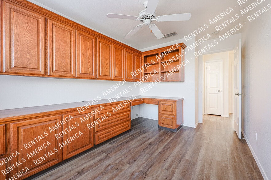 Building Photo - 5351 W Saragosa St
