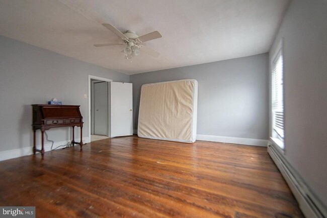 Building Photo - 4708 Fowler St