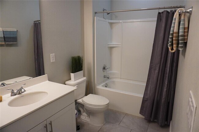 Building Photo - 1315 Yorkshire Ct