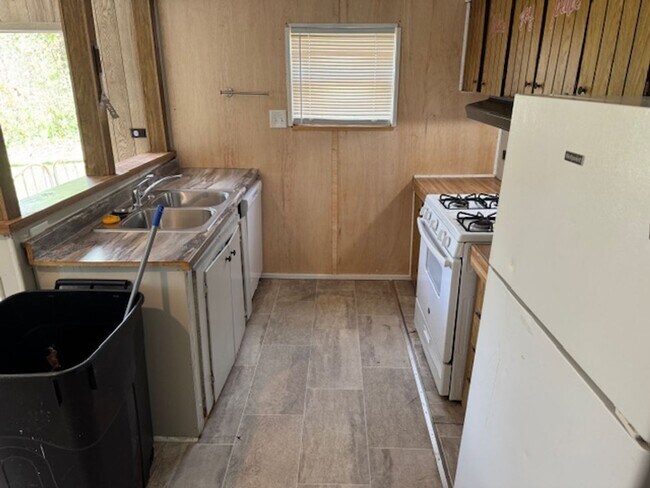 Building Photo - 110 Blanchard Mobile Villa Rd