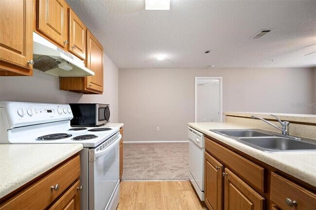 Building Photo - 637 Buoy Ln