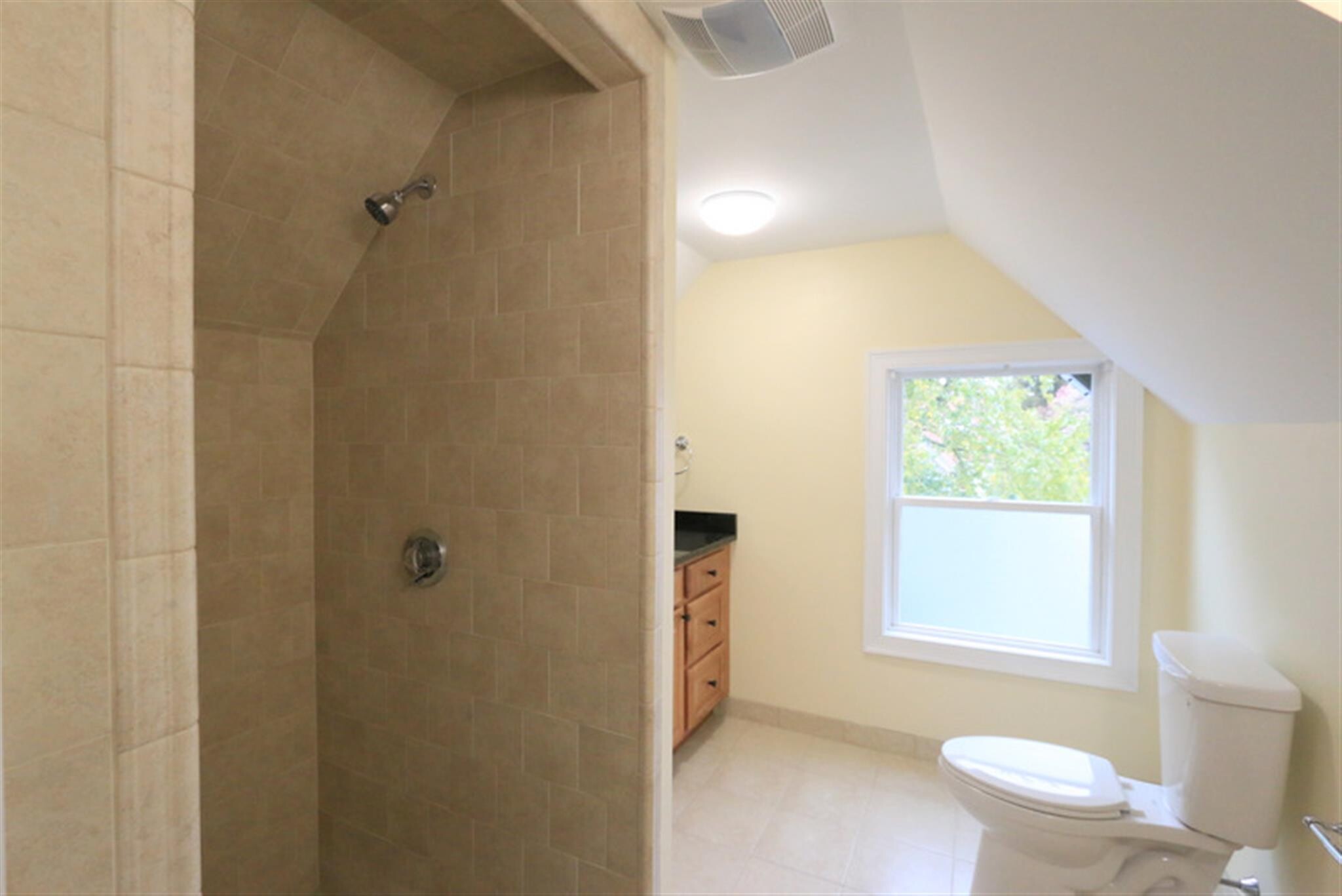 Building Photo - 29 Elmwood St