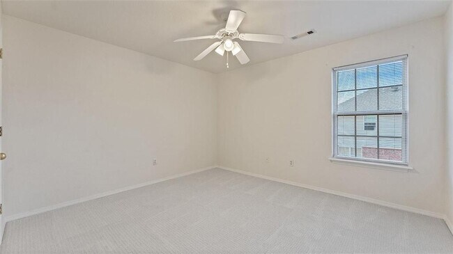 Building Photo - 3000 SW Windrift Ave