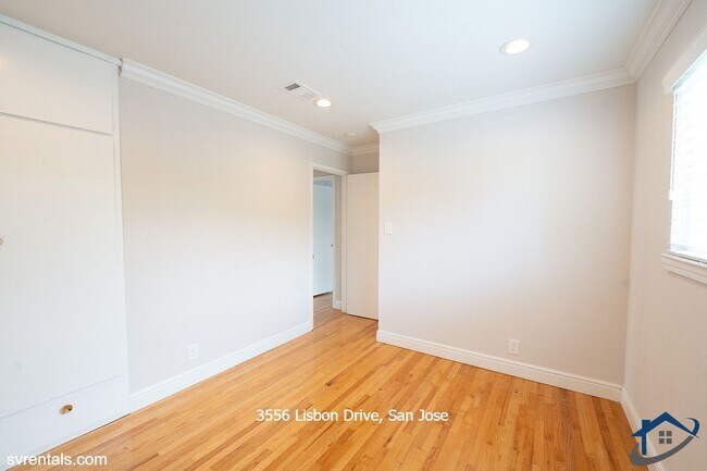 Building Photo - 3556 Lisbon Dr