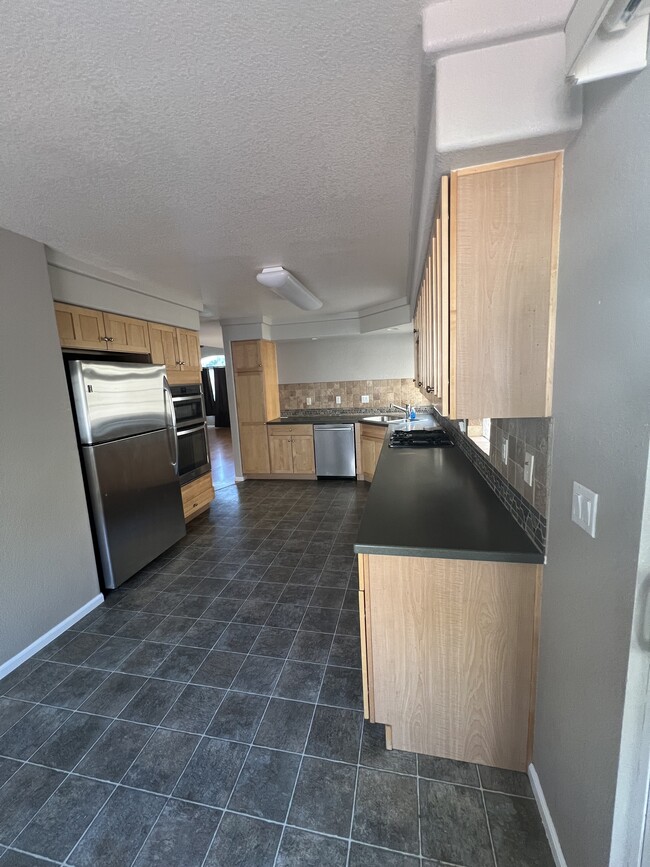 Kitchen - 5101 Spyglass Dr