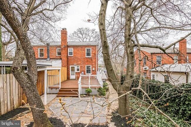 Building Photo - 5809 Mt Vernon Dr